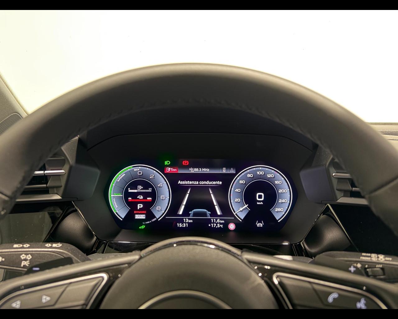 AUDI A3 SPORTBACK 40 TFSIe S-TRONIC BUSINESS ADVANCED