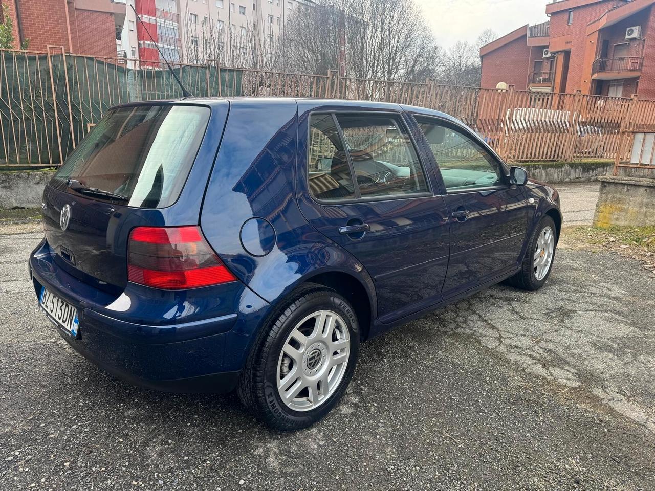 Volkswagen Golf 1.4 16V cat 5 porte