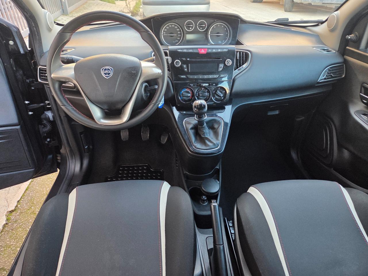 LANCIA YPSILON 1.2 BENZINA 70 CV GPL KM 99000 CERTIFICATI