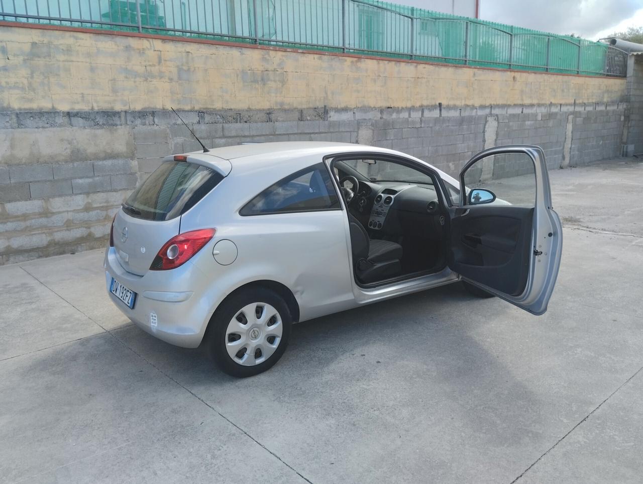 Opel Corsa 1.0 12V 3 porte Enjoy