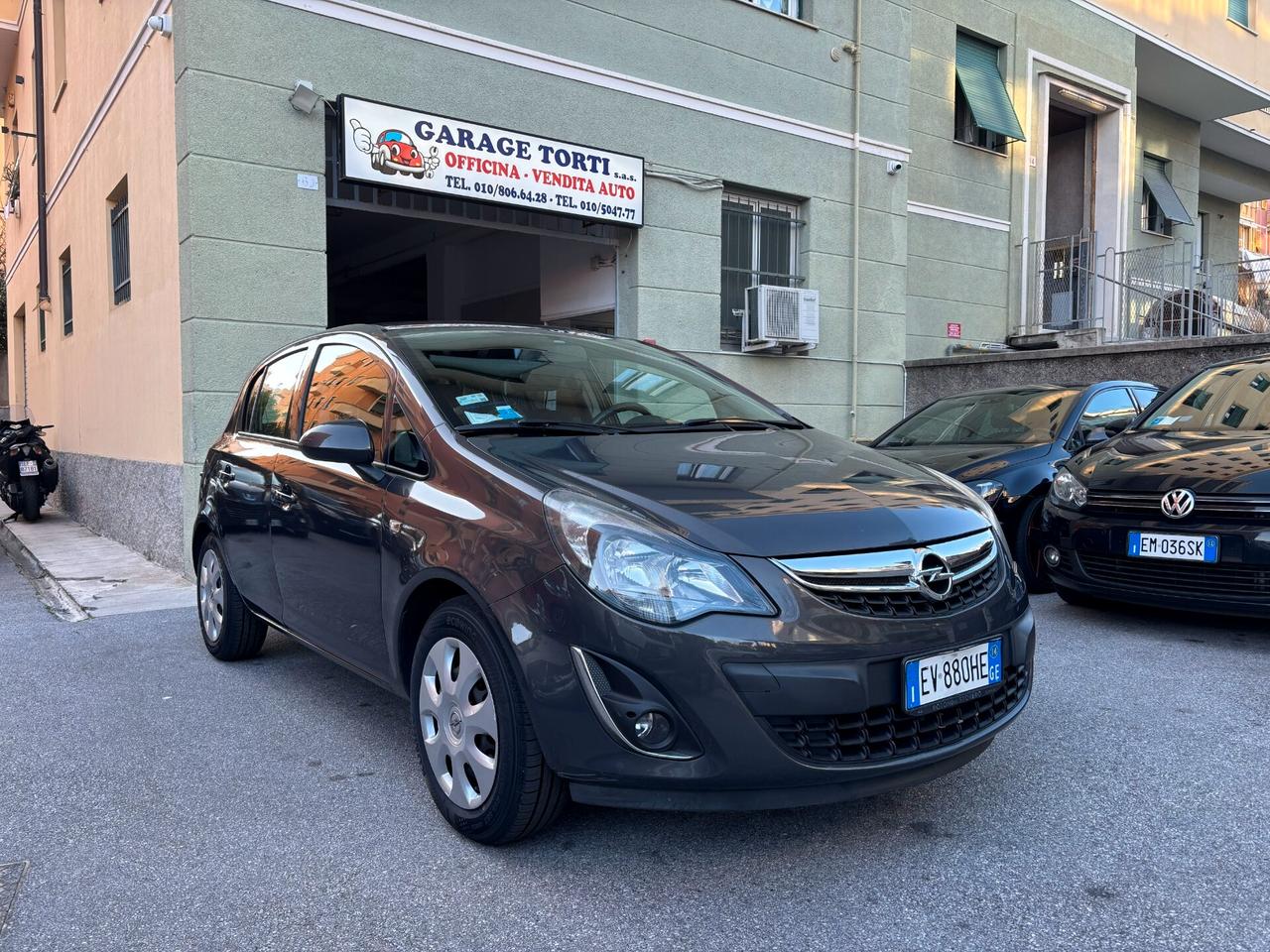 Opel Corsa 1.2 5 porte UNIPROPRIETARIO PNEUMATICI NUOVI