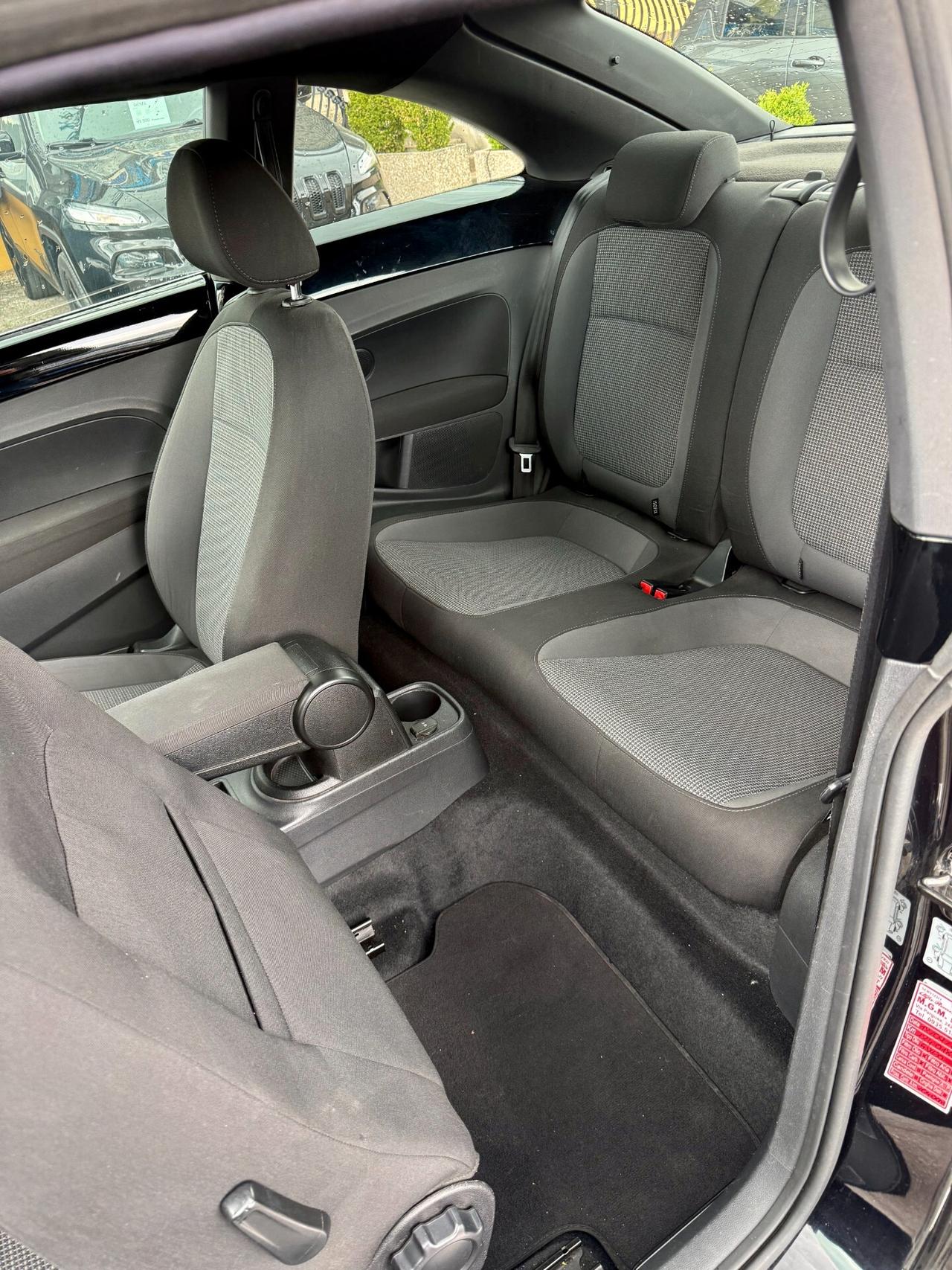 "UNA CHICC " Volkswagen Maggiolino 1.6 TDI