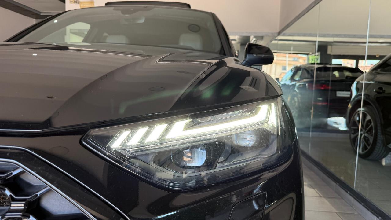 AUDI SQ5 SPORTBACK TETTO IDENTITY BLACK