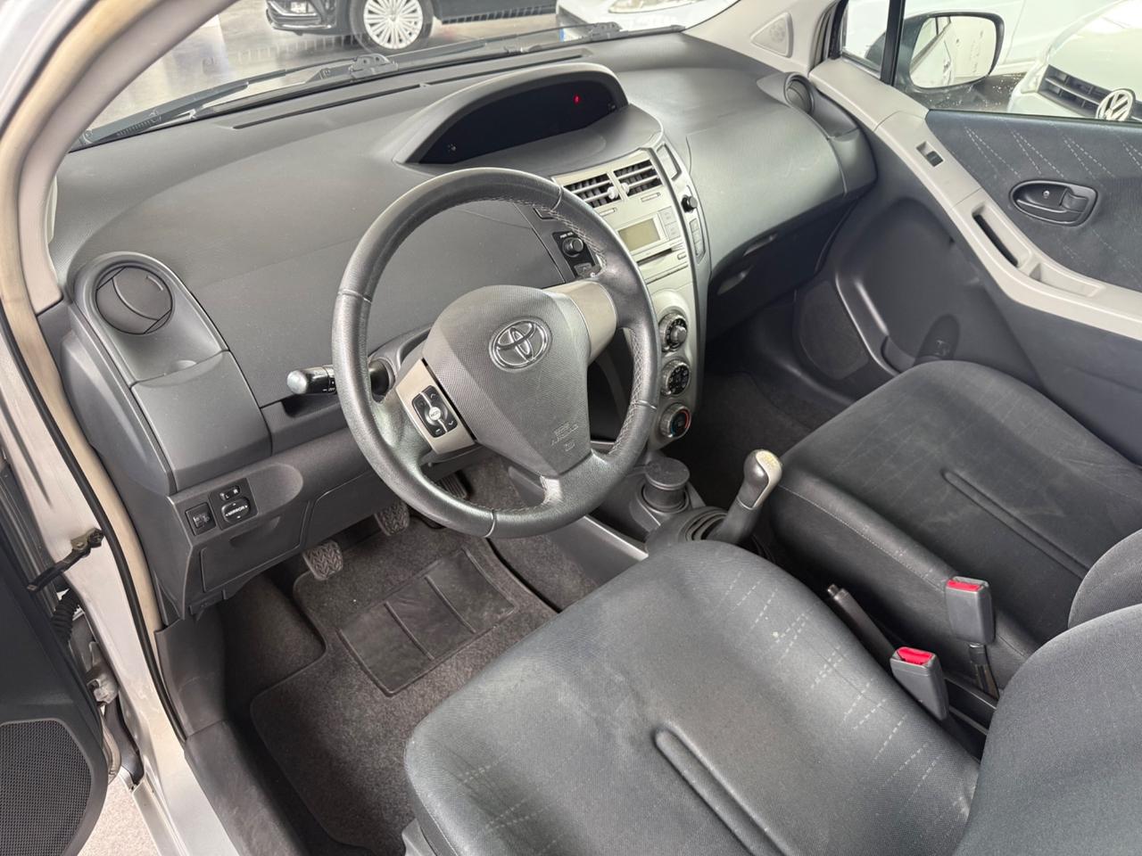 Toyota Yaris 1.0 5 porte Sol ok neopatentati