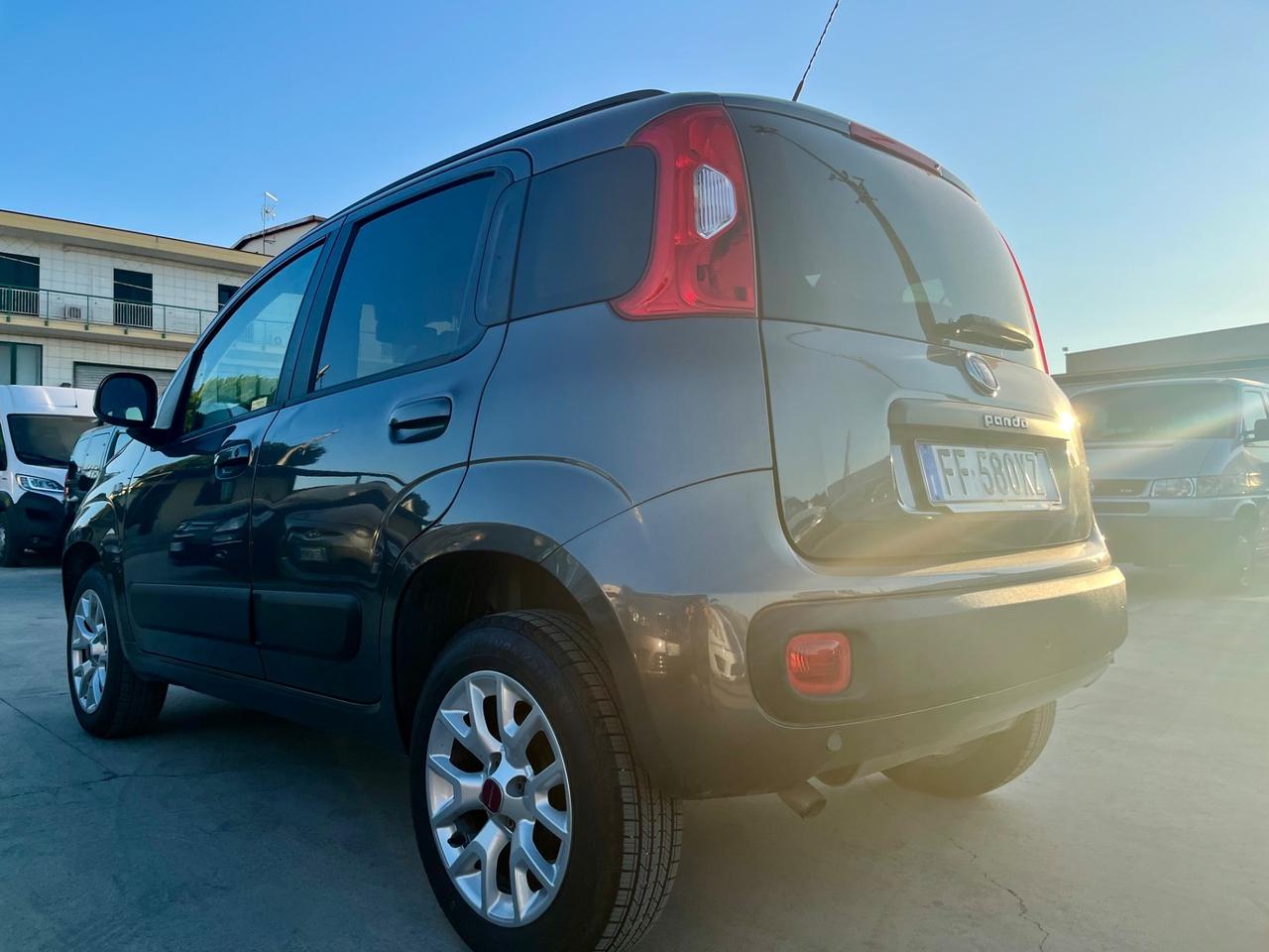 Fiat Panda 0.9 TwinAir Turbo Natural Power Lounge