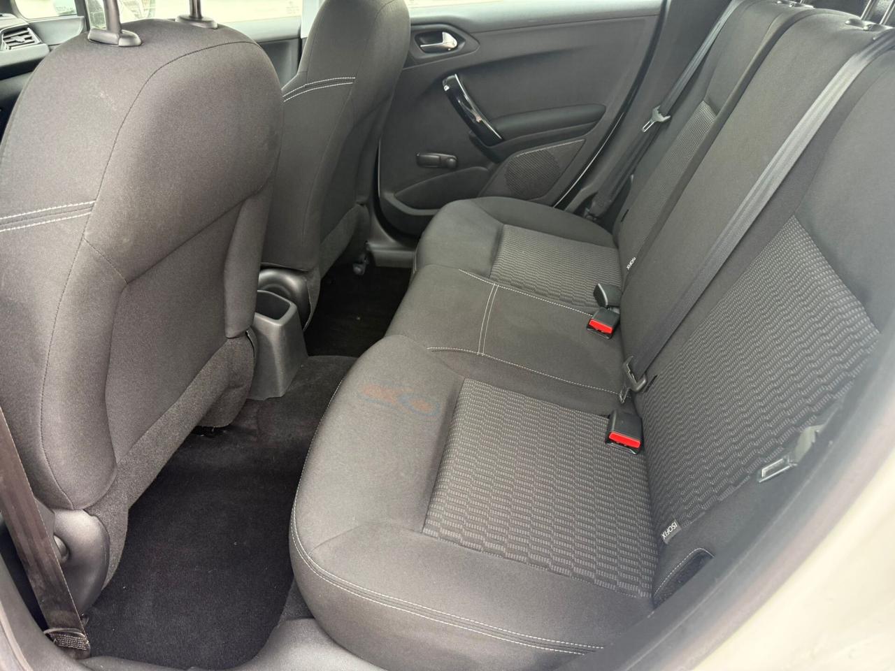Peugeot 208 PureTech 82 5 porte FINANZIABILE
