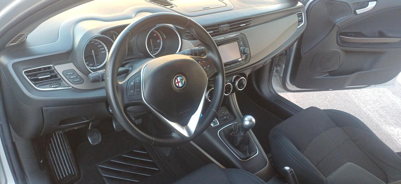 Alfa Romeo Giulietta 1.6 JTDm-2 105 CV Exclusive