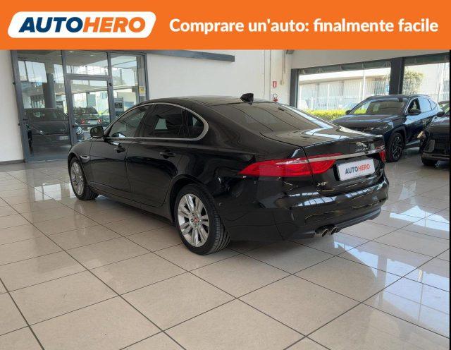 JAGUAR XF 2.0 D 180 CV AWD aut. Chequered Flag