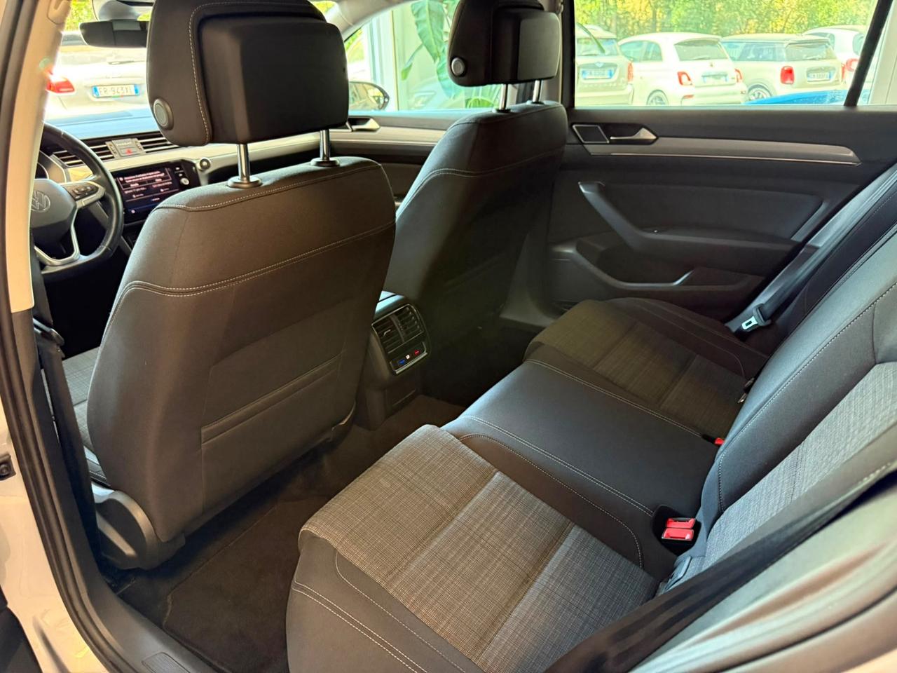 VOLKSWAGEN PASSAT 2.0 TDI DSG ITALIANA DOPPIO TRENO LED