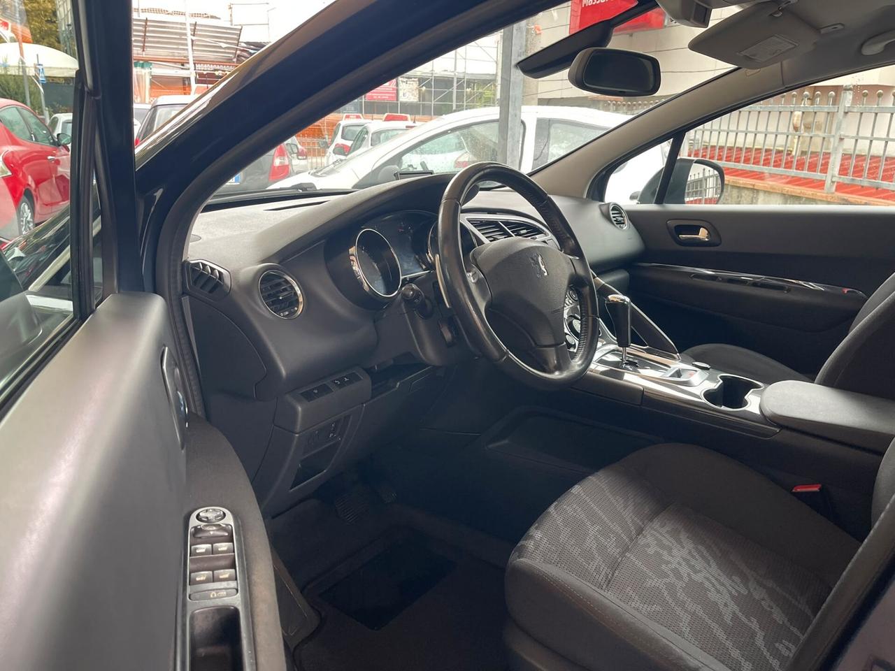 Peugeot 3008 1.6 e-HDi 112CV cambio robotizzato S.&S. Business
