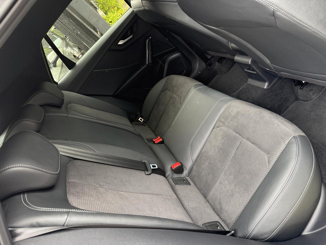 Audi Q2 40 TFSI S tronic Identity Black S Line QUATTRO