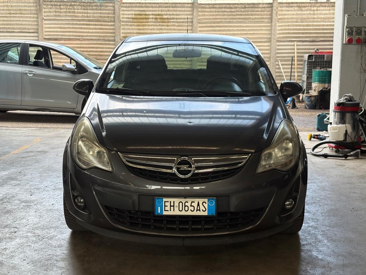 Opel Corsa 1.2 5 porte Club