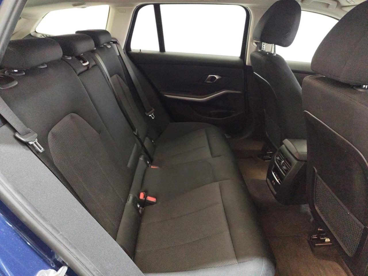 BMW Serie 3 318d Touring 48V Business Advantage