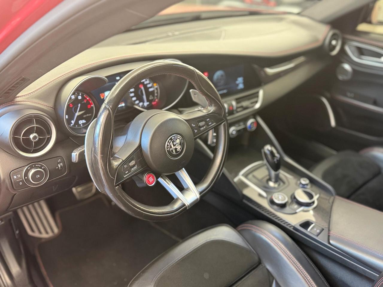 Alfa Romeo Giulia 2.9 V6 Bi-Turbo AT8 Quadrifoglio
