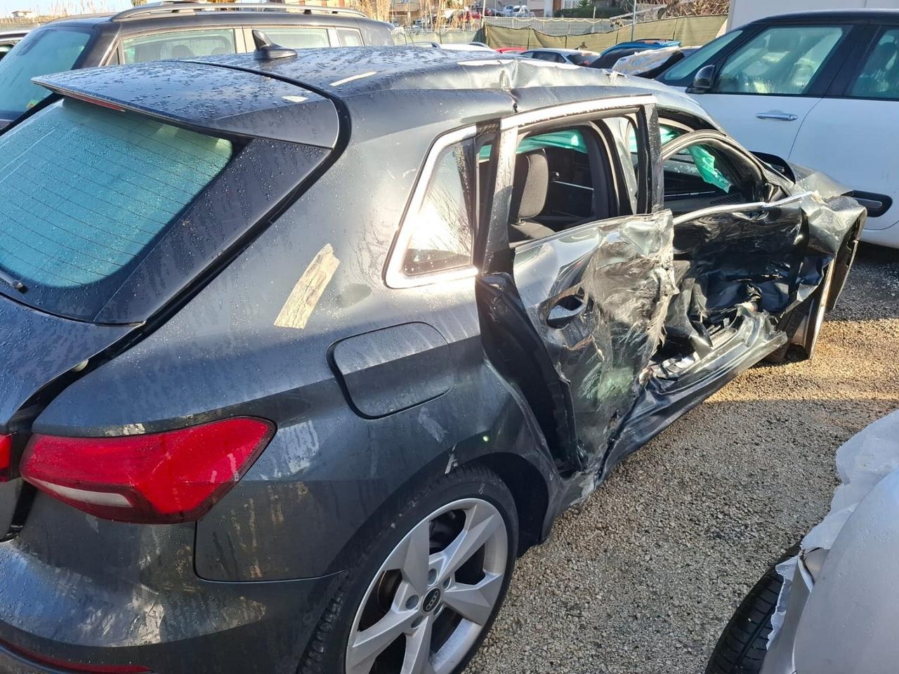 AUDI A3 SPB 30 TDI S TRONIC AUT. SINISTRATA 23