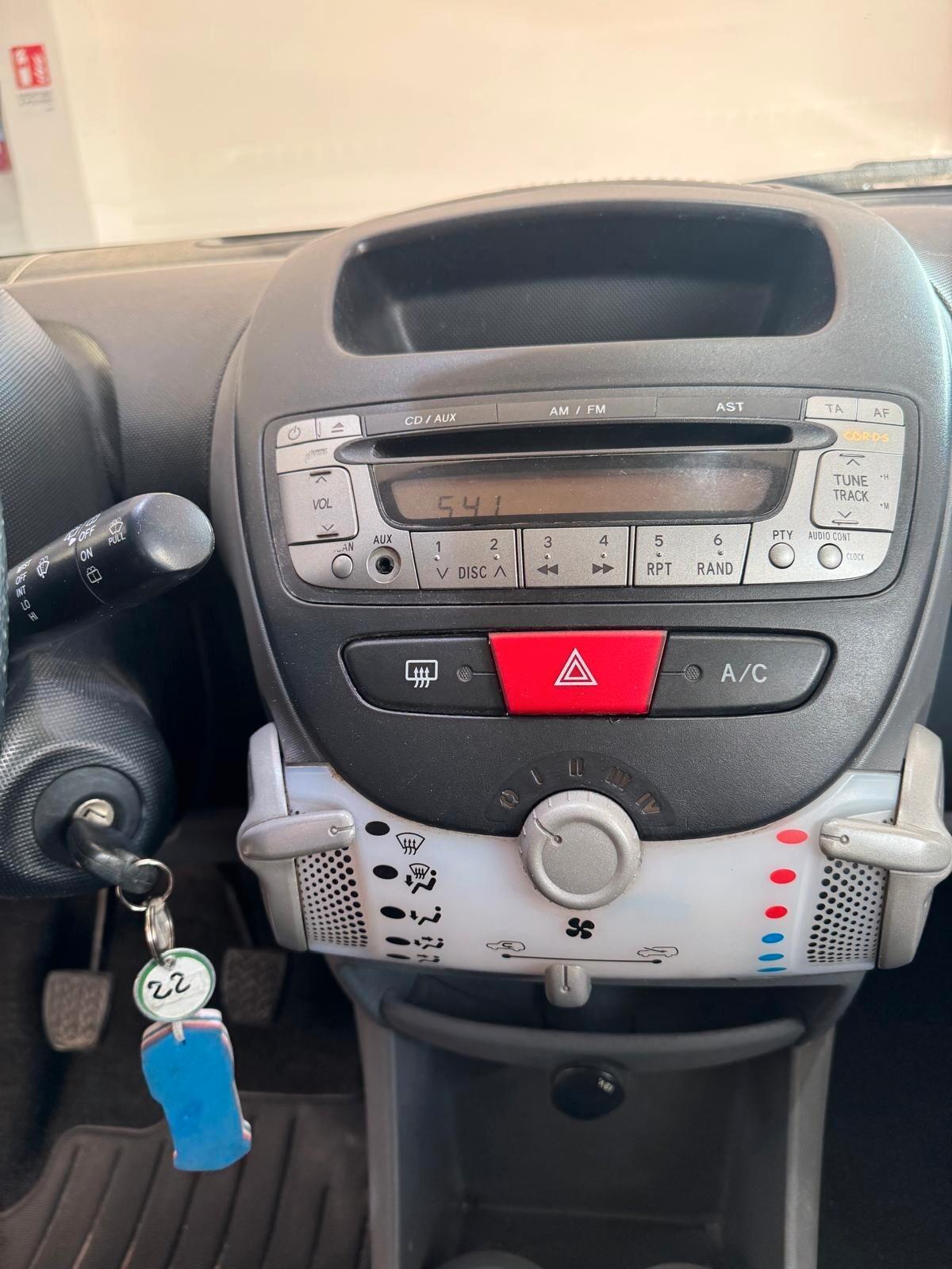 Toyota Aygo 1.0 12V VVT-i 5 porte Now Connect