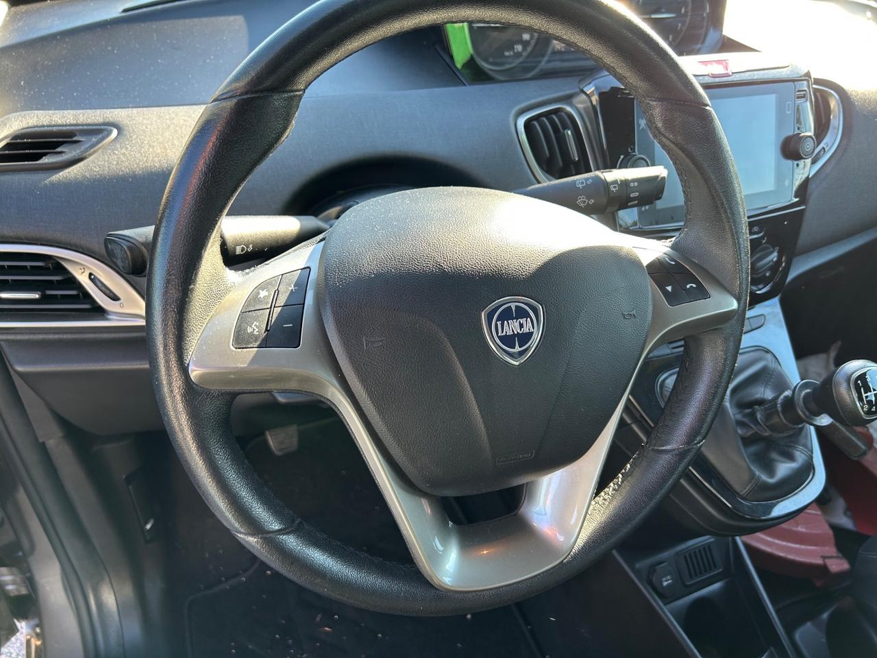 Lancia Ypsilon 1.0 FireFly 5 porte S&S Hybrid Gold