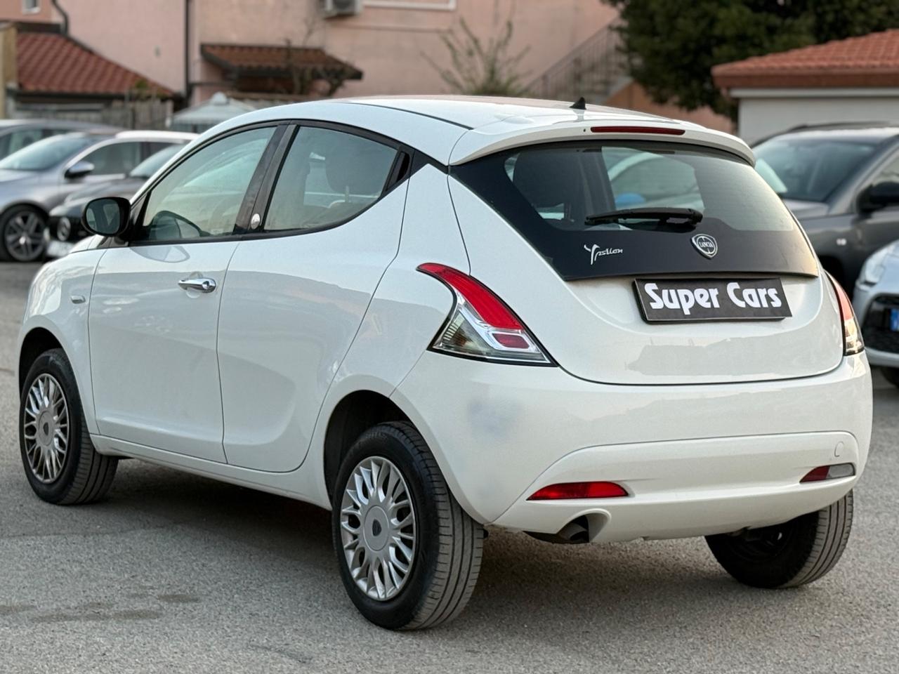 Lancia Ypsilon 0.9 TwinAir 85 CV 5 porte Metano Ecochic Platinum