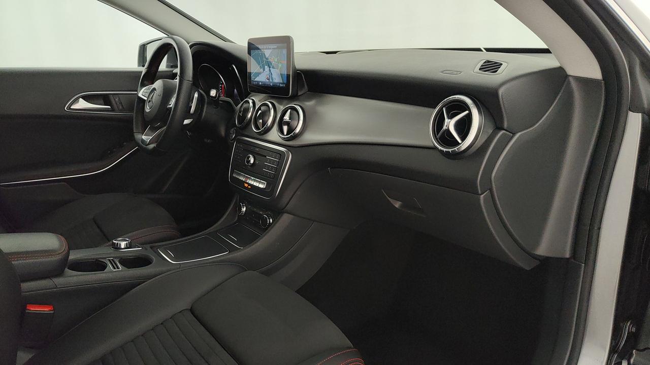 Mercedes-Benz CLA Shooting Brake 200 d Premium 4matic auto FL
