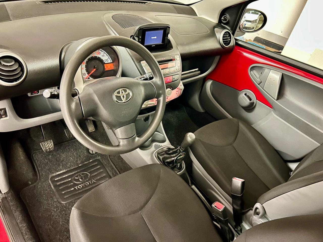 Toyota Aygo 1.0 12V VVT-i 5 porte Sol Connect