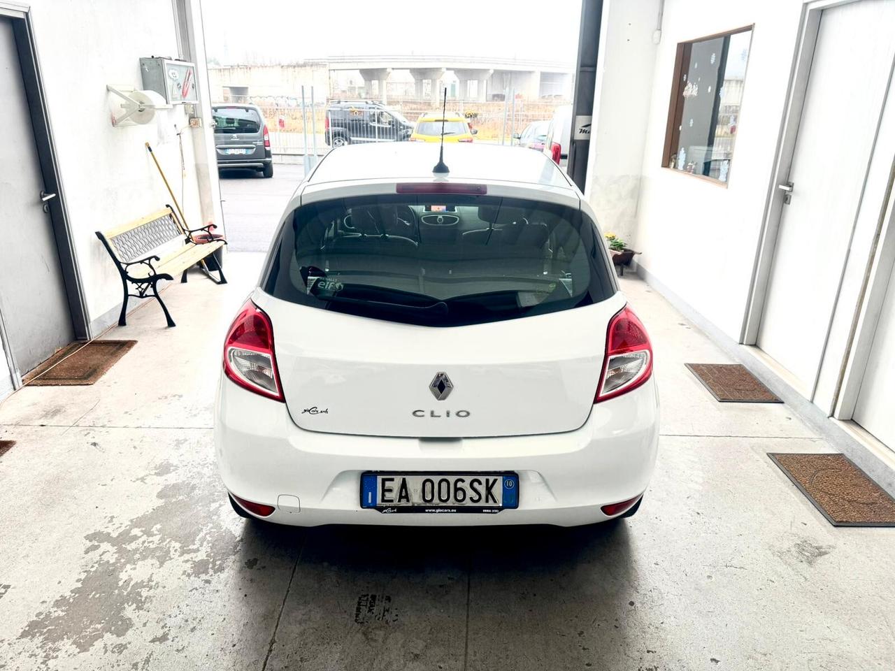 Renault Clio 1.2 16V 5 porte Dynamique Neopatentati