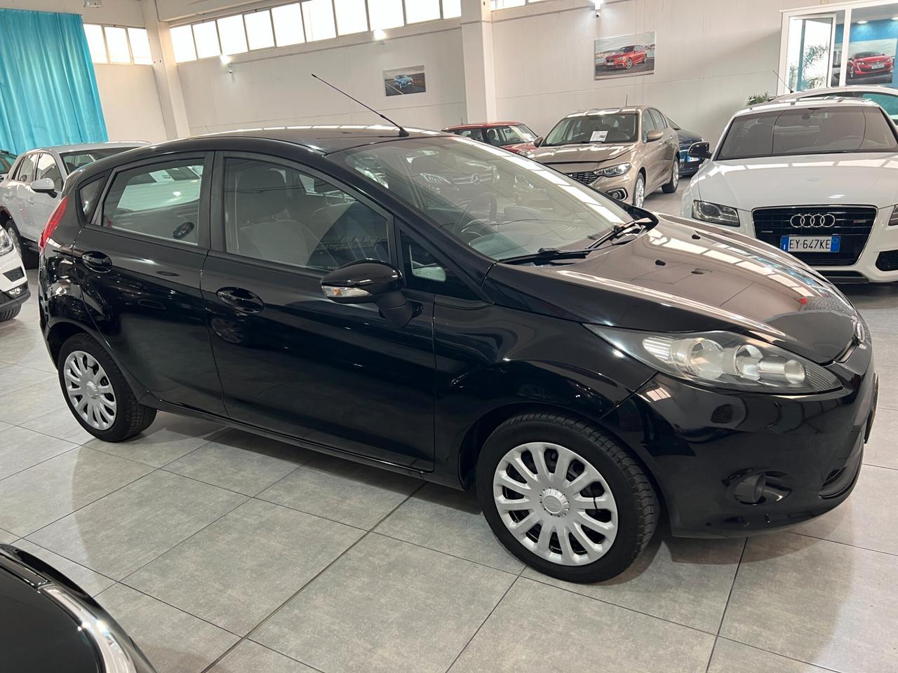 Ford Fiesta 1.4 97 CV - GPL Titanium - 2010