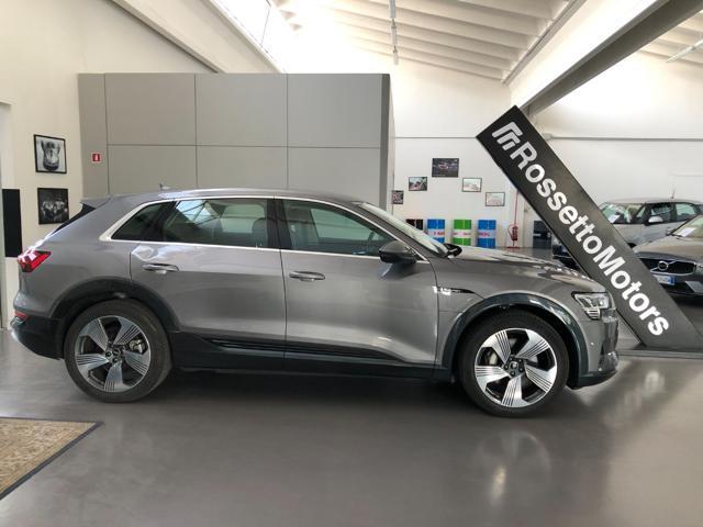AUDI e-tron quattro