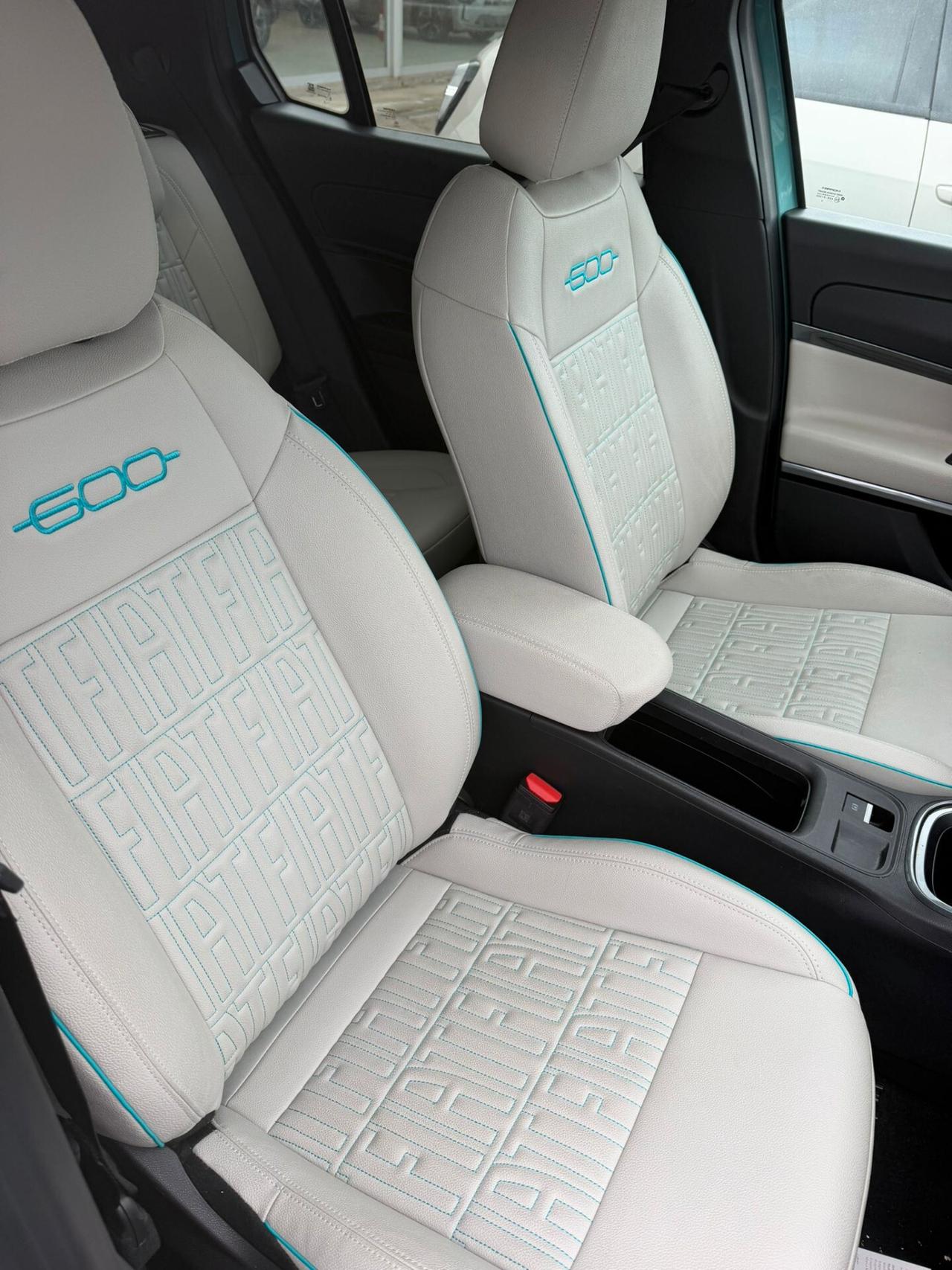 Fiat 600 Hybrid 110 CV DCT MHEV La Prima