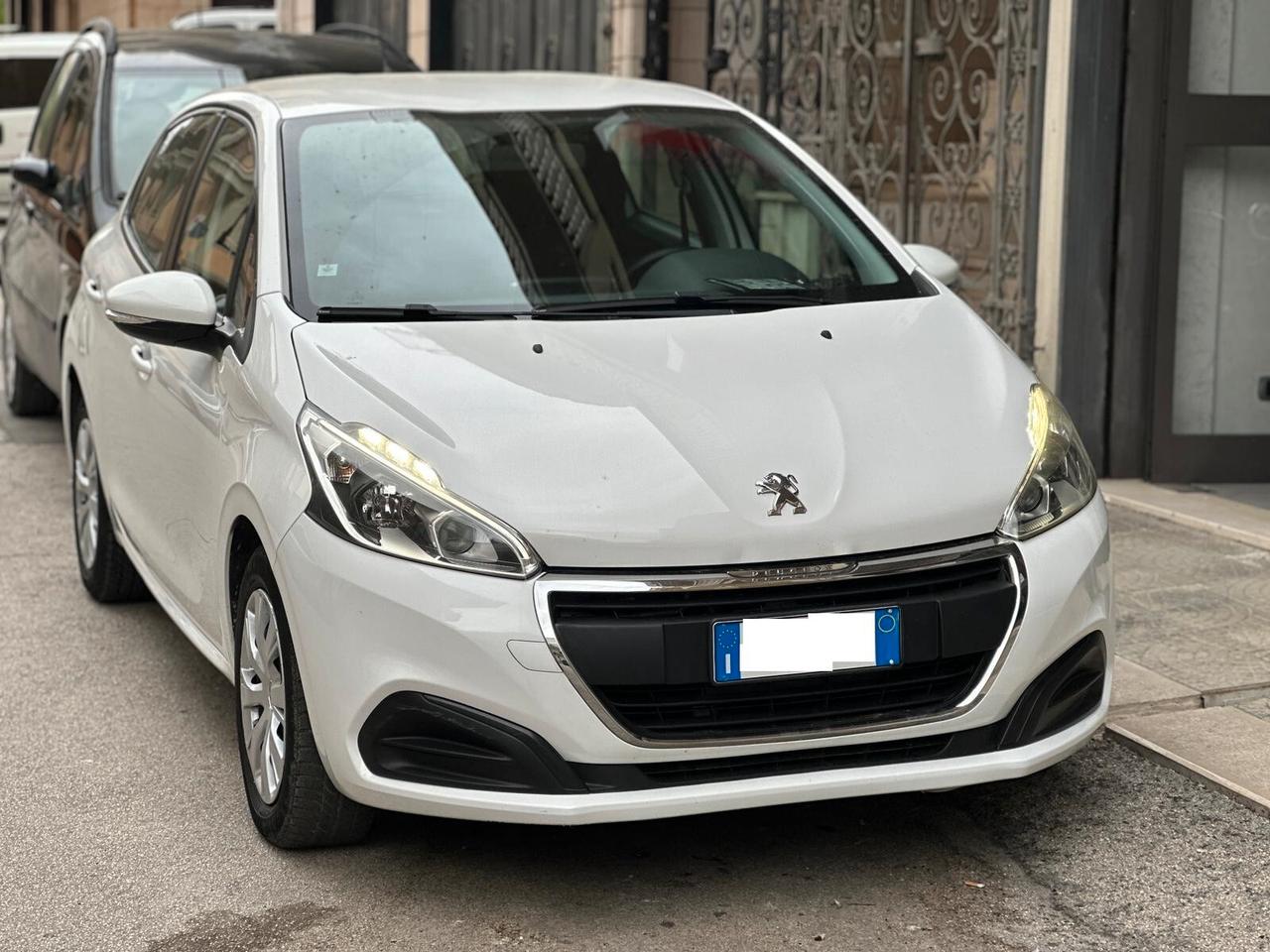 Peugeot 208 1.4 HDi 68CV 5 porte Allure