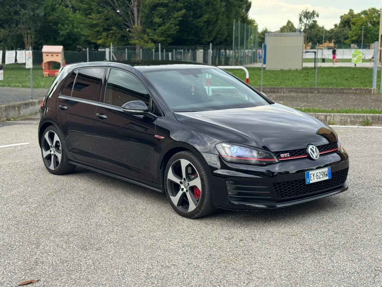 Volkswagen Golf GTI Performance 2.0 TSI 230cv