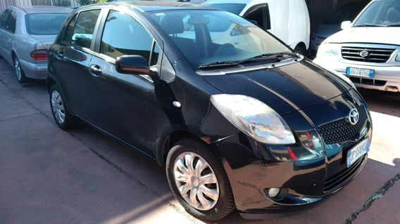 TOYOTA Yaris 1.3 16V 5p. Sol