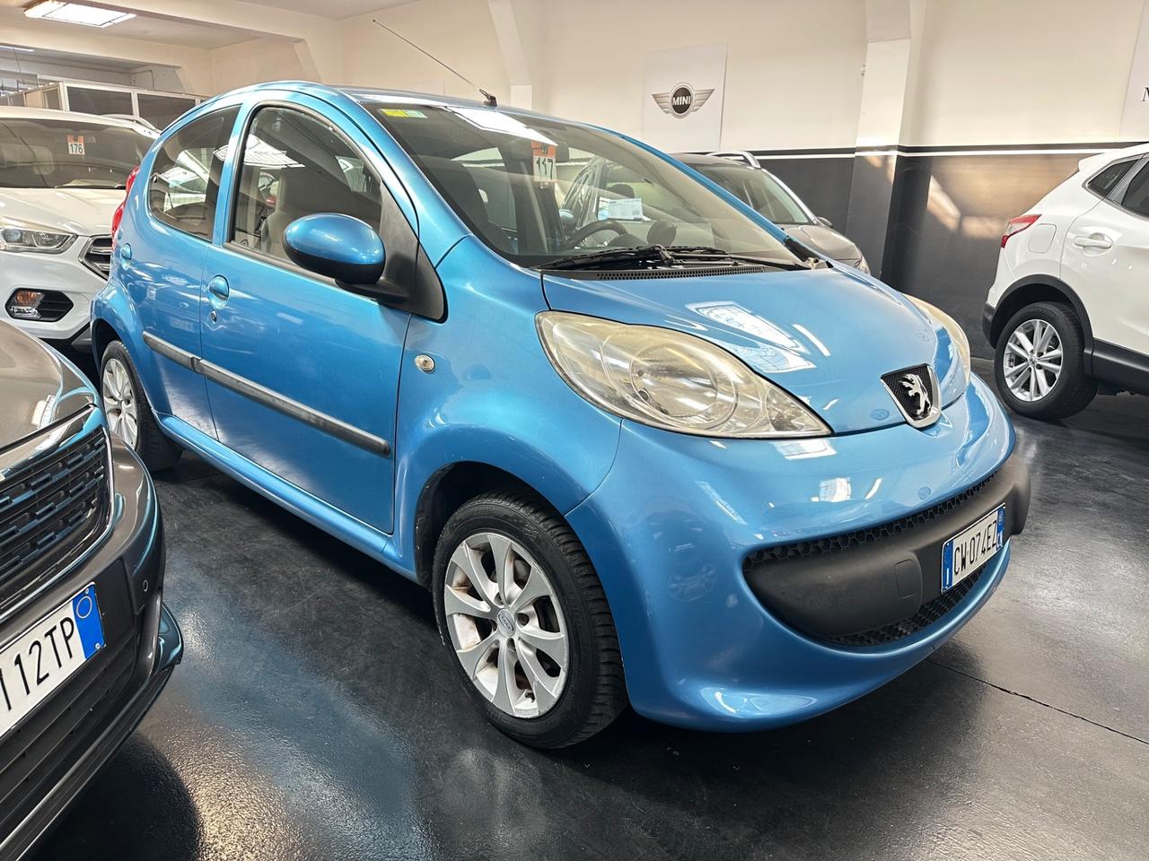 Peugeot 107 1.0 68CV 5p. Plaisir 2Tronic AUTOMATICO