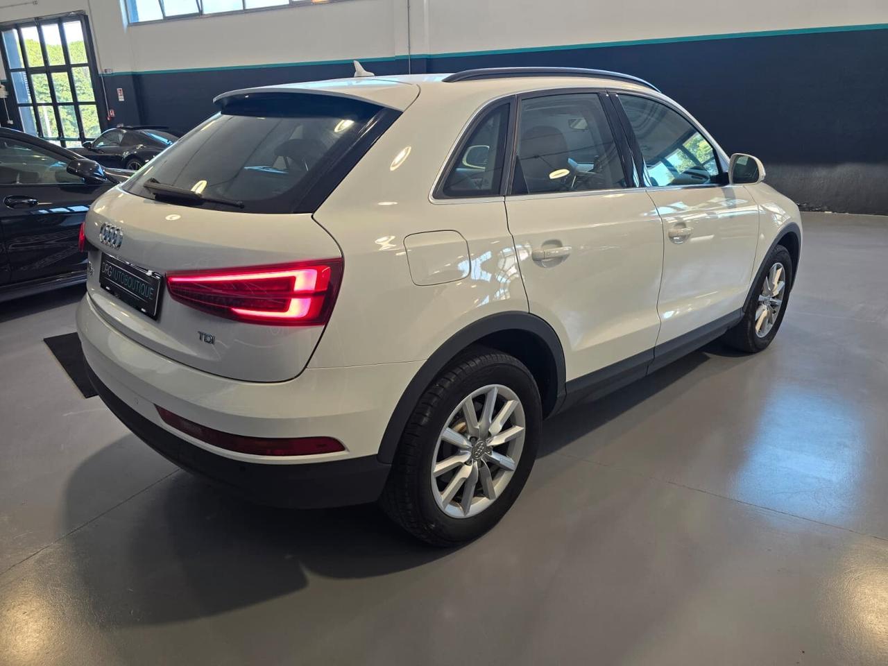 Audi Q3 2.0 TDI 120 CV Business