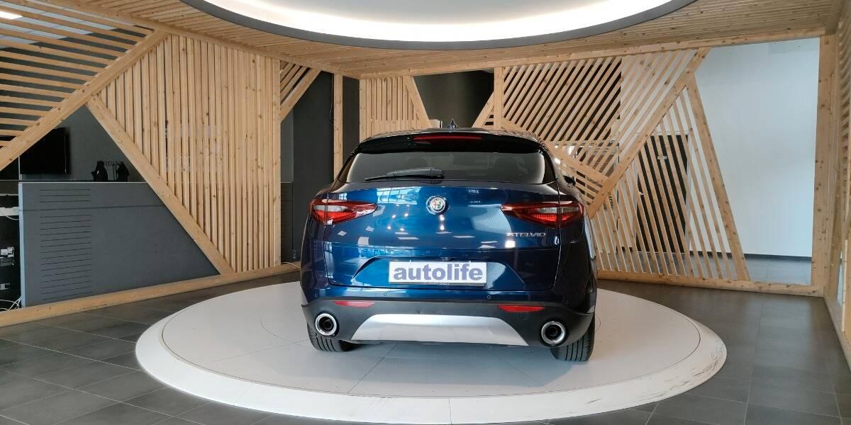 Alfa Romeo Stelvio 2.2 t Business rwd 160cv auto