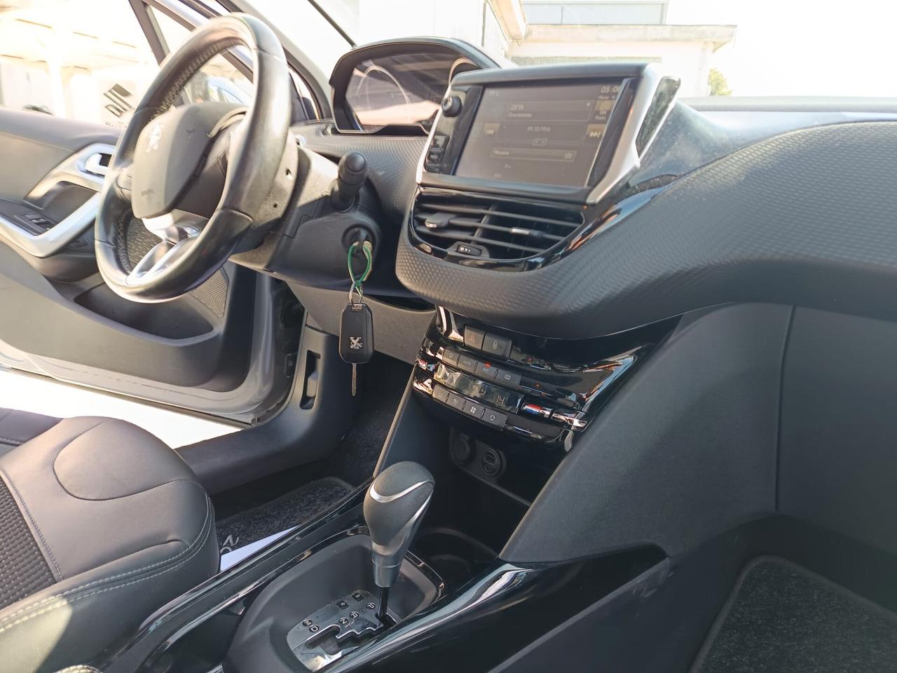 Peugeot 2008 PureTech 110 EAT6 Allure Tua a 177€ al Mese