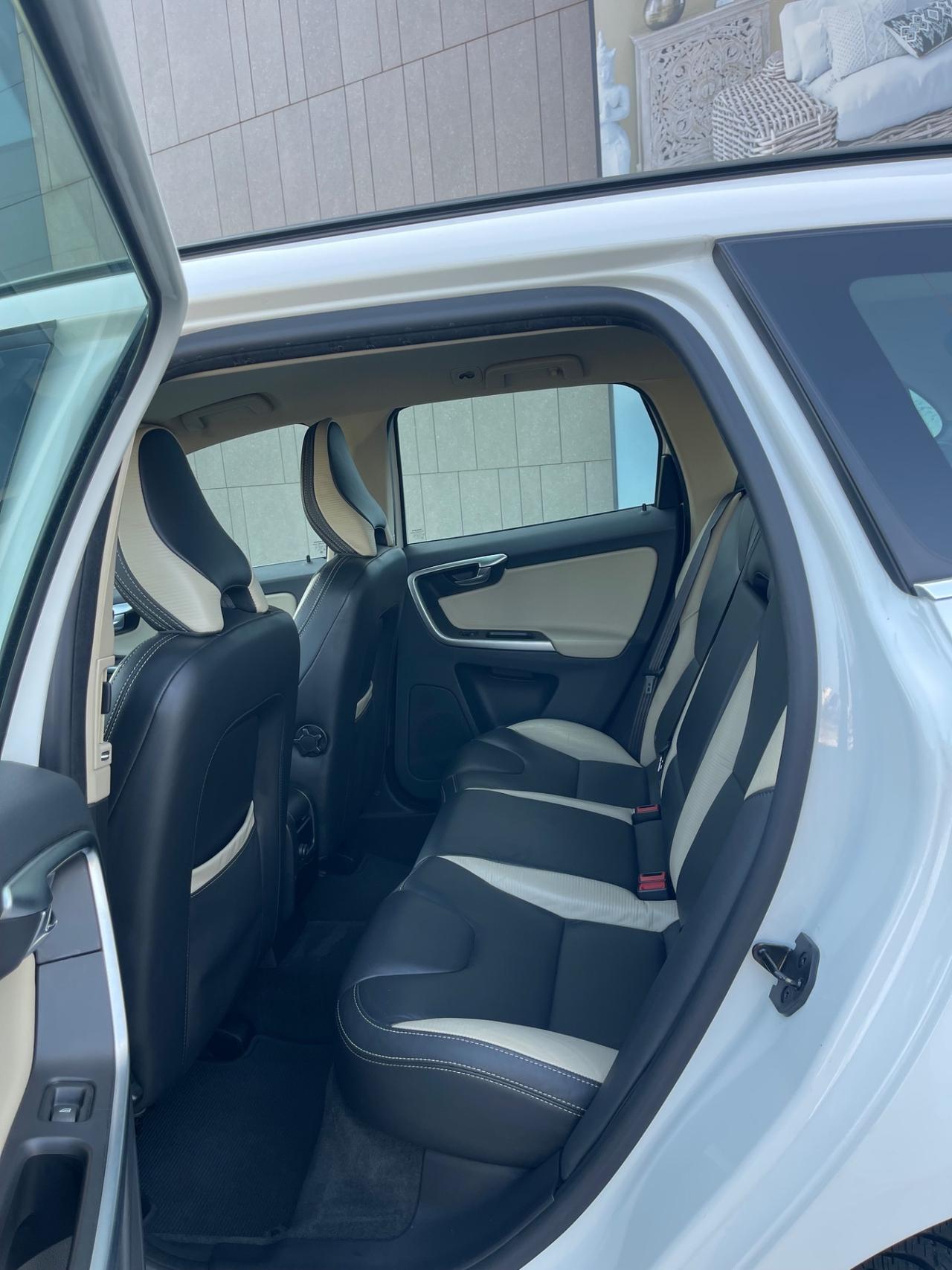 Volvo XC 60 XC60 2.4 D 175 CV FWD DRIVe Summum