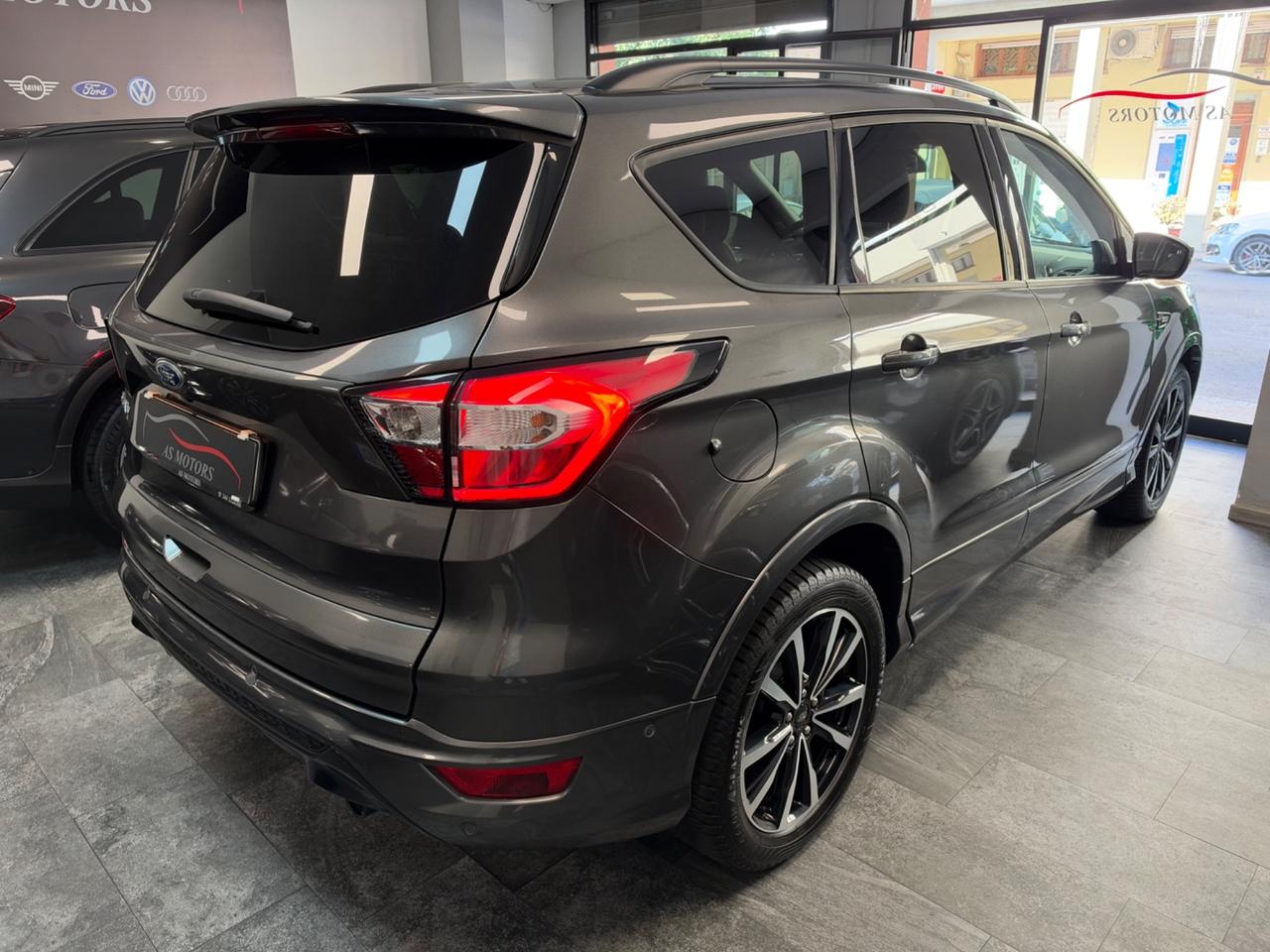 Ford Kuga 1.5 TDCI 120 CV 2WD ST-Line