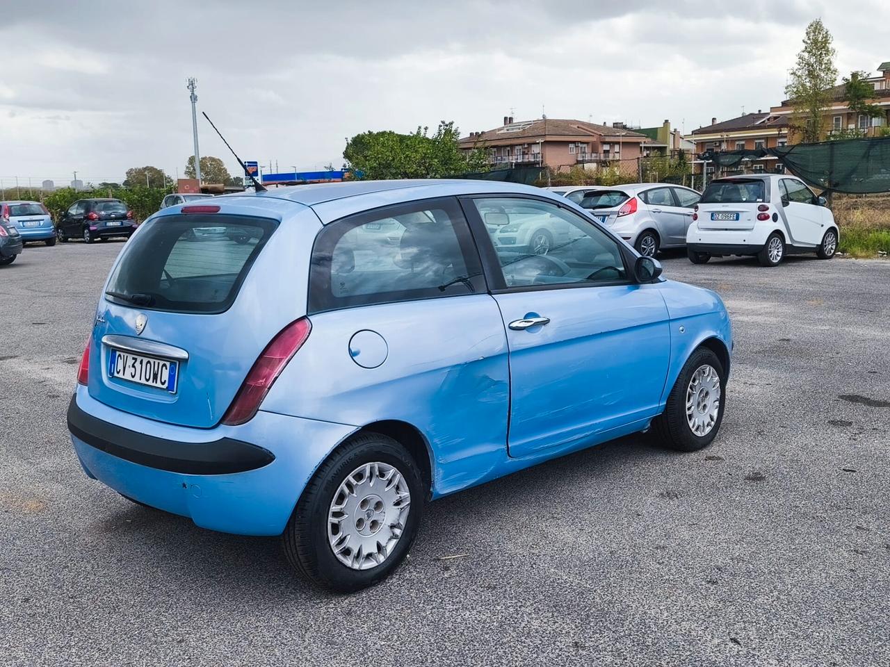Lancia Ypsilon 1.4 16V Oro