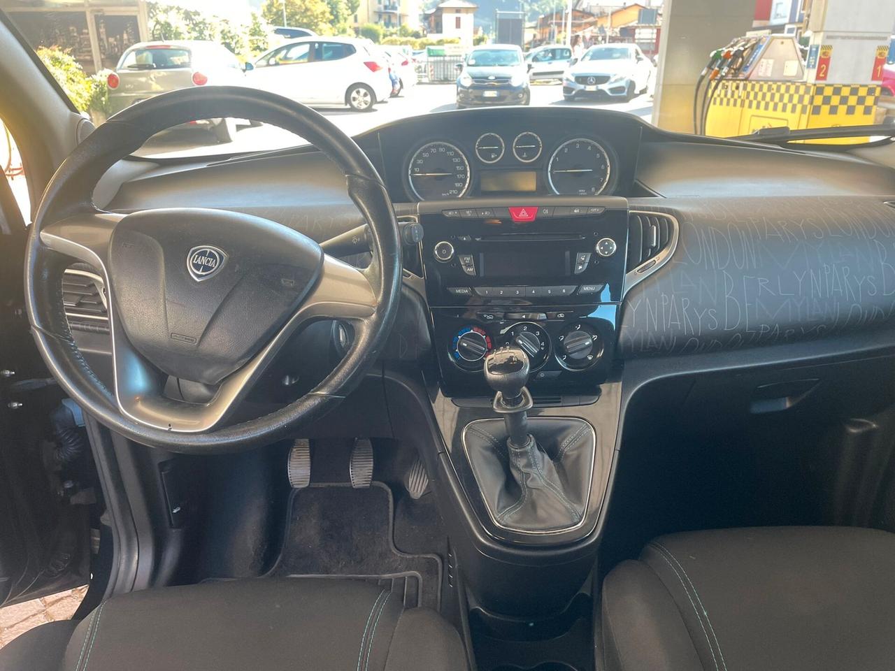 Lancia Ypsilon 1.2 69 CV 5 porte Elefantino