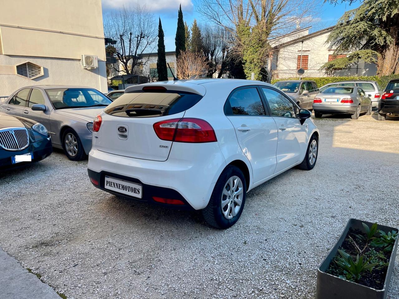 Kia Rio 1.4 CRDi Tagliandata NEOPATENTATI