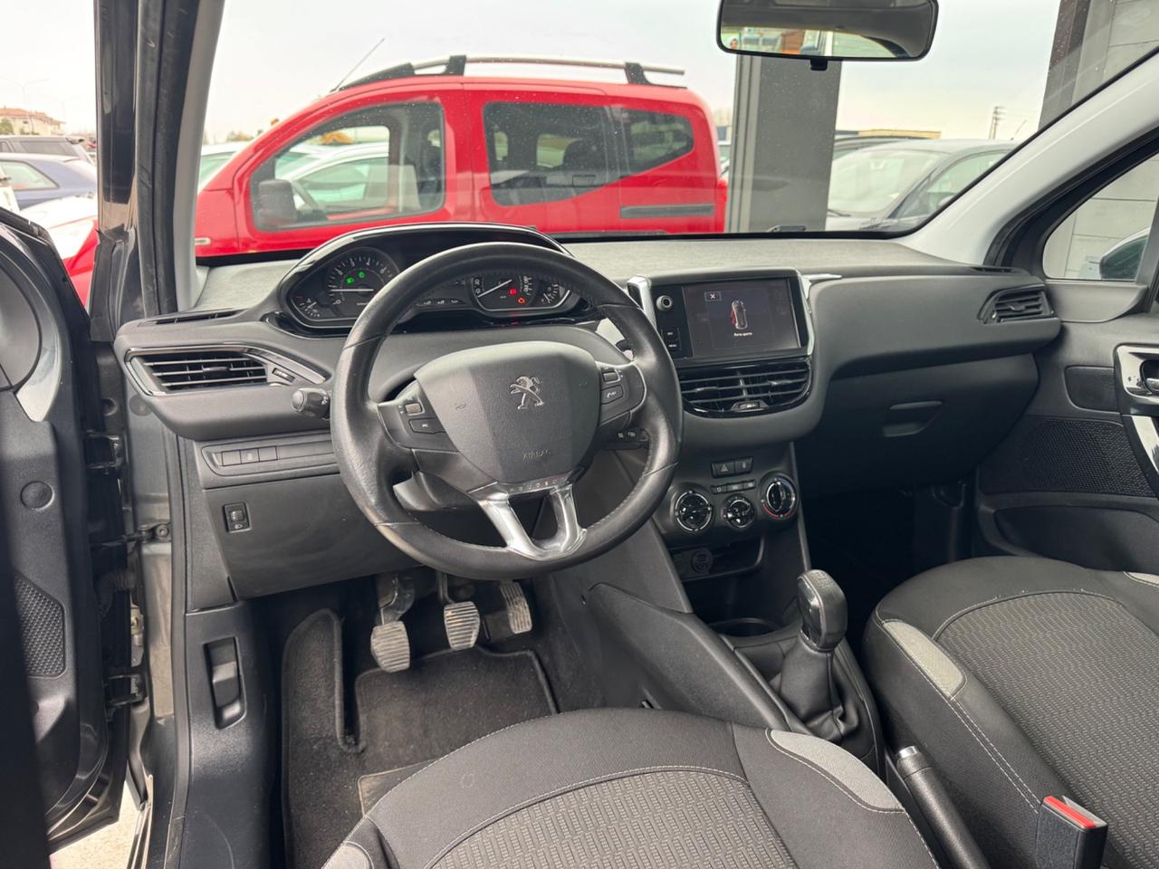 Peugeot 208 PureTech 82 3 porte Allure