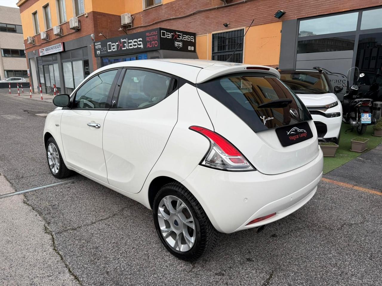 Lancia Ypsilon 1.2 69 CV 5 porte Gold
