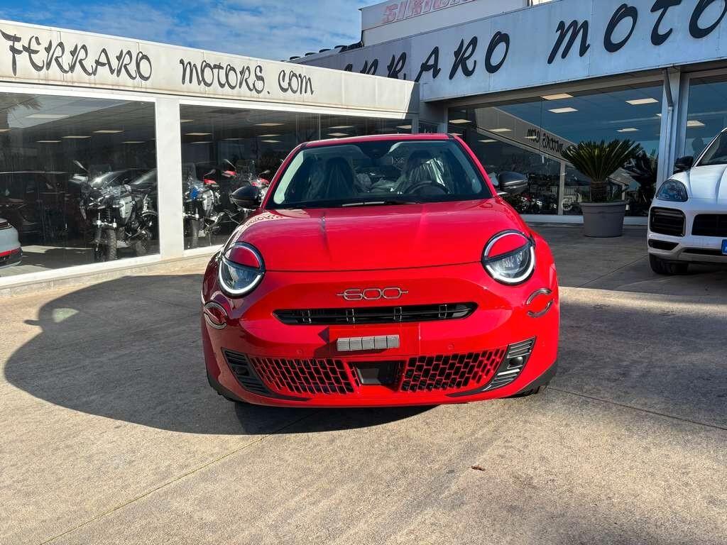 Fiat 600 Hybrid 110 CV DCT MHEV KM 0 IVA ESPOSTA Tua a solo 209 Euro al mese