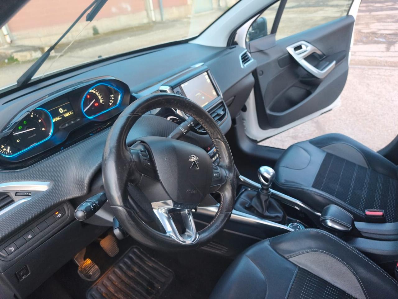 Peugeot 2008 --2014----1.6 Diesel