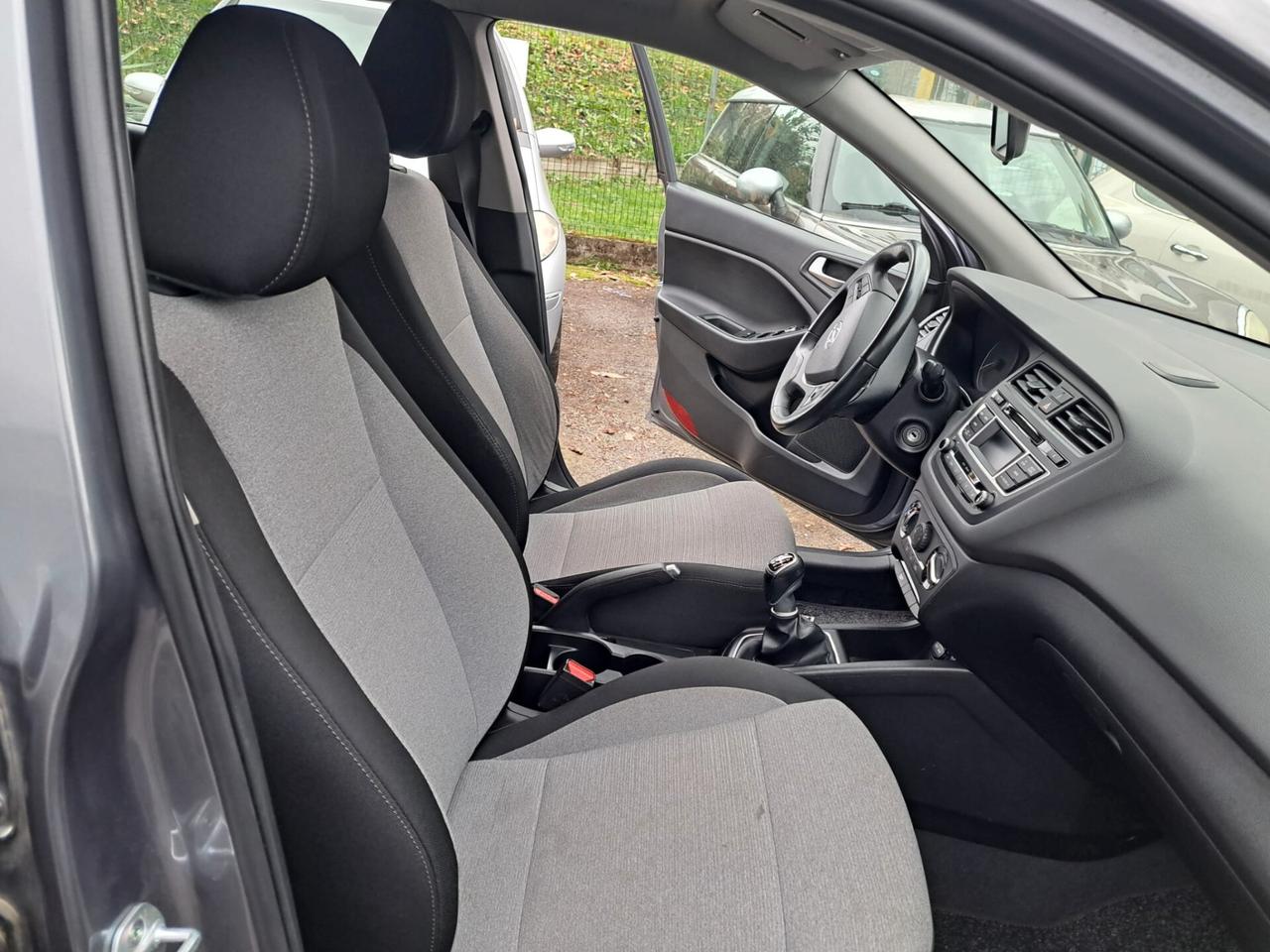 Hyundai i20 1.1 CRDi 12V 5 porte Comfort-NEOPATENTATI EURO 6