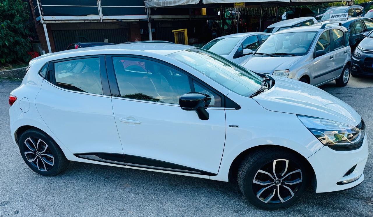 Renault Clio dCi 8V 75 CV 5 porte Moschino Intens N1 Autocarro
