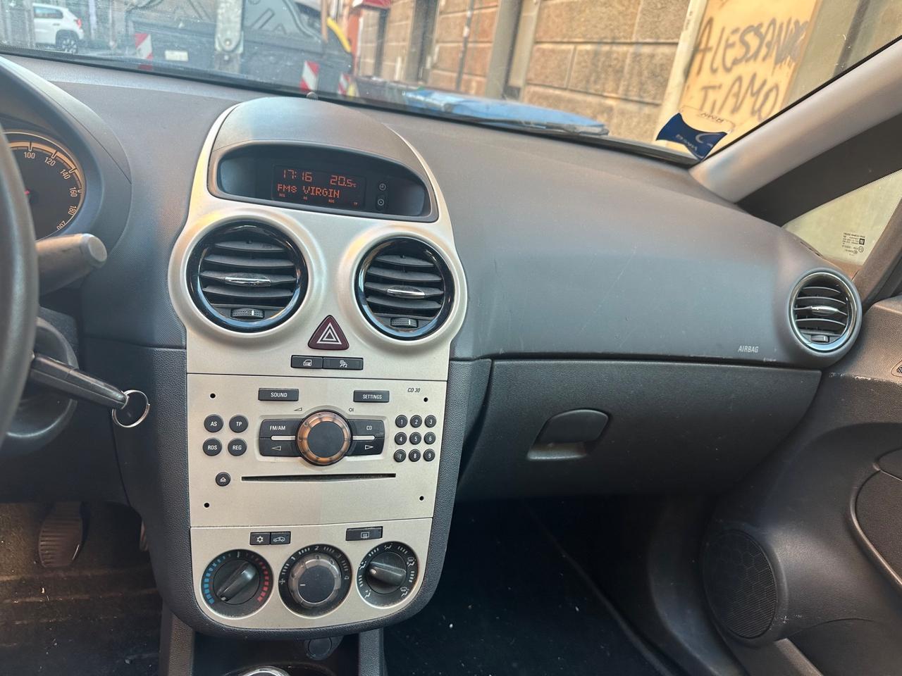 Opel Corsa 1.2 3 porte Sport