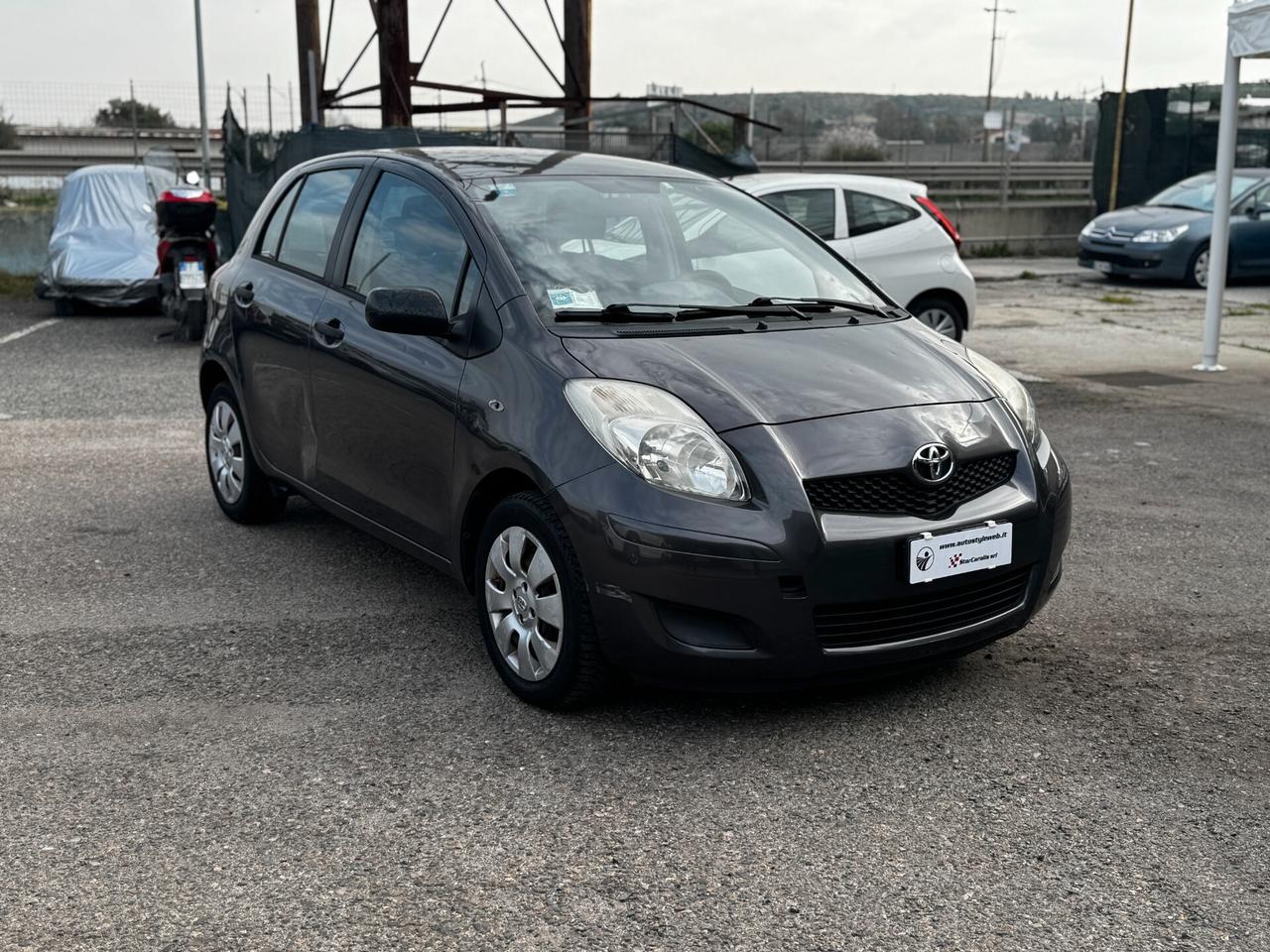 Toyota Yaris 1.0 69 Cv - NEOPATENTATI 2010