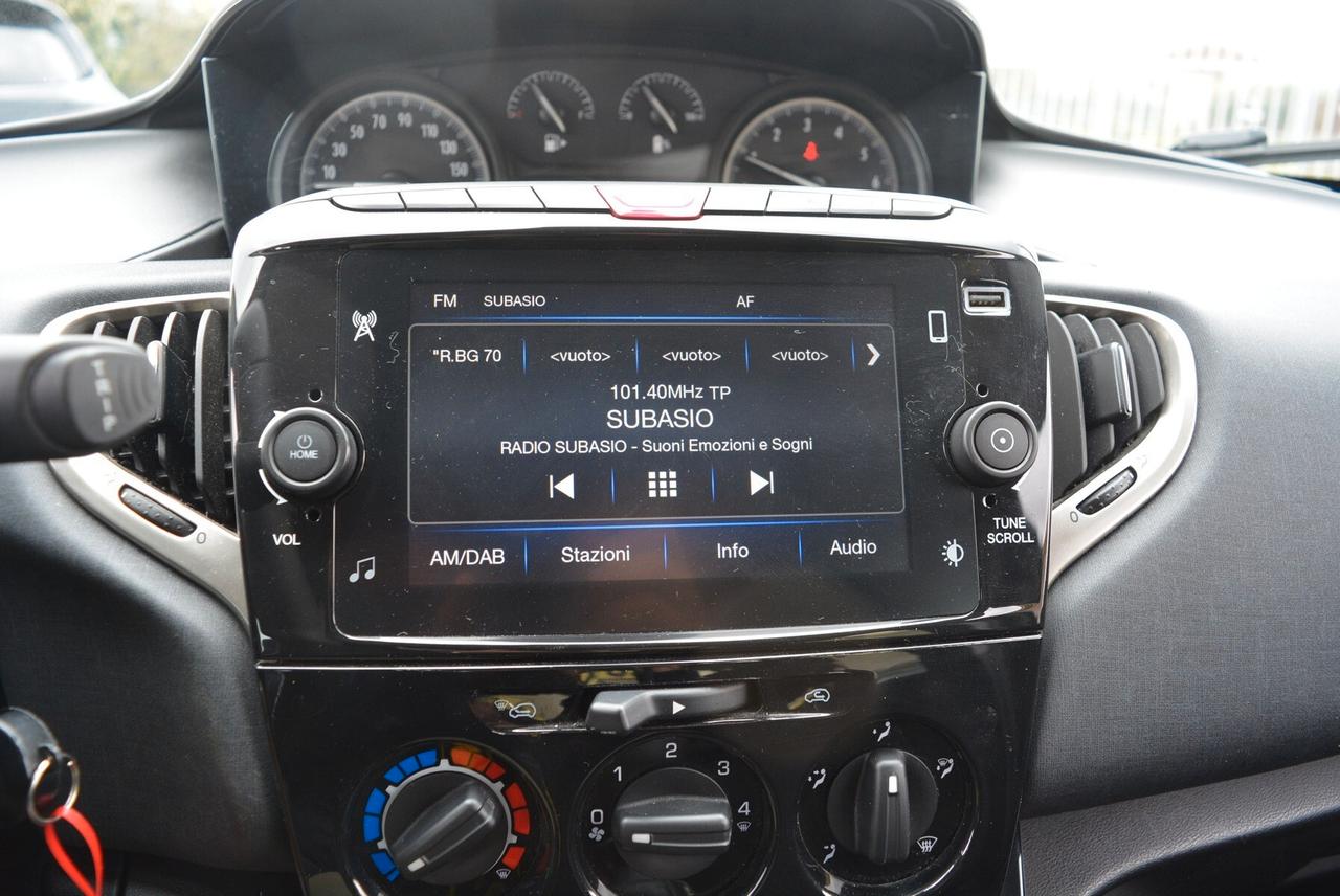 Lancia Ypsilon 1.0 FireFly 5 porte S&S Hybrid Ecochic Gold