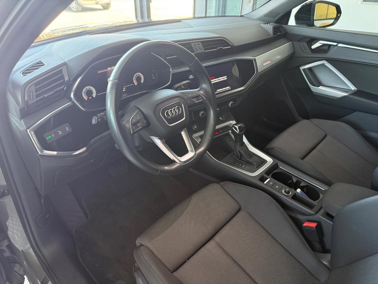 Audi Q3 35 TDI S tronic Identity Black SLine